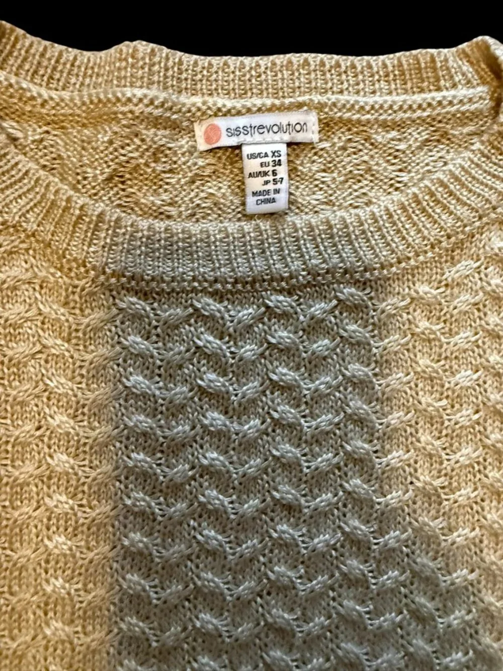 Sisstrevolution Cable Knit Sweater XS – Cozy Surf‑Inspired Striped Sleeves - Picture 5 of 7